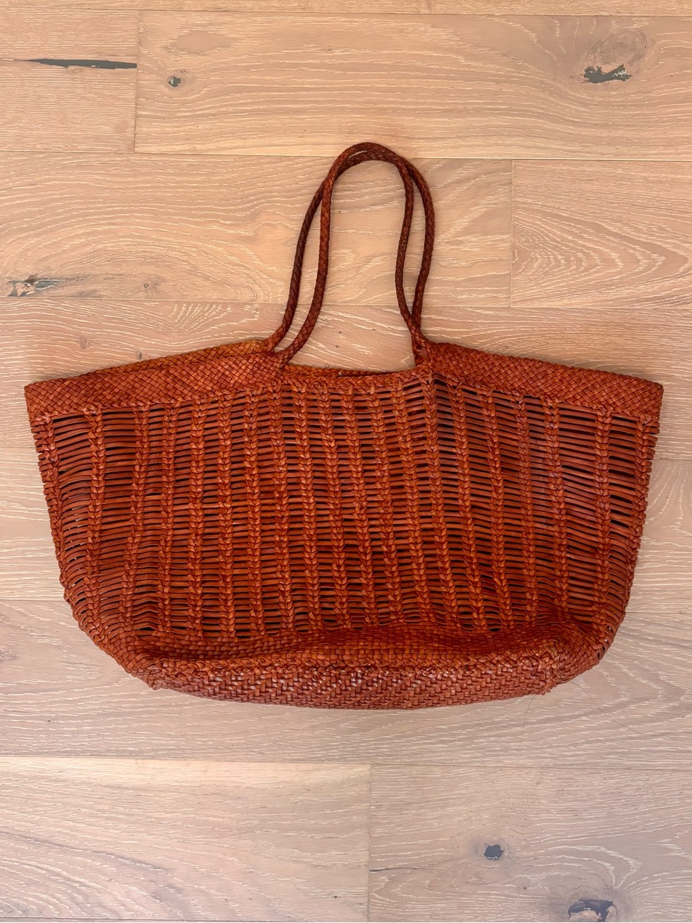 Dragon Diffusion Window Shopper Woven Leather Tote Bag in Tan - Picture 4 of 8